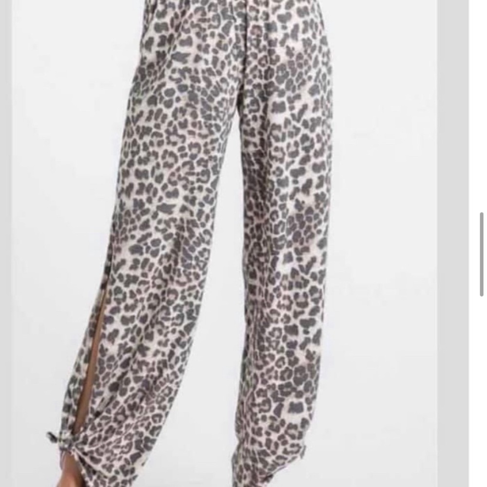Split tie pants, leopard print